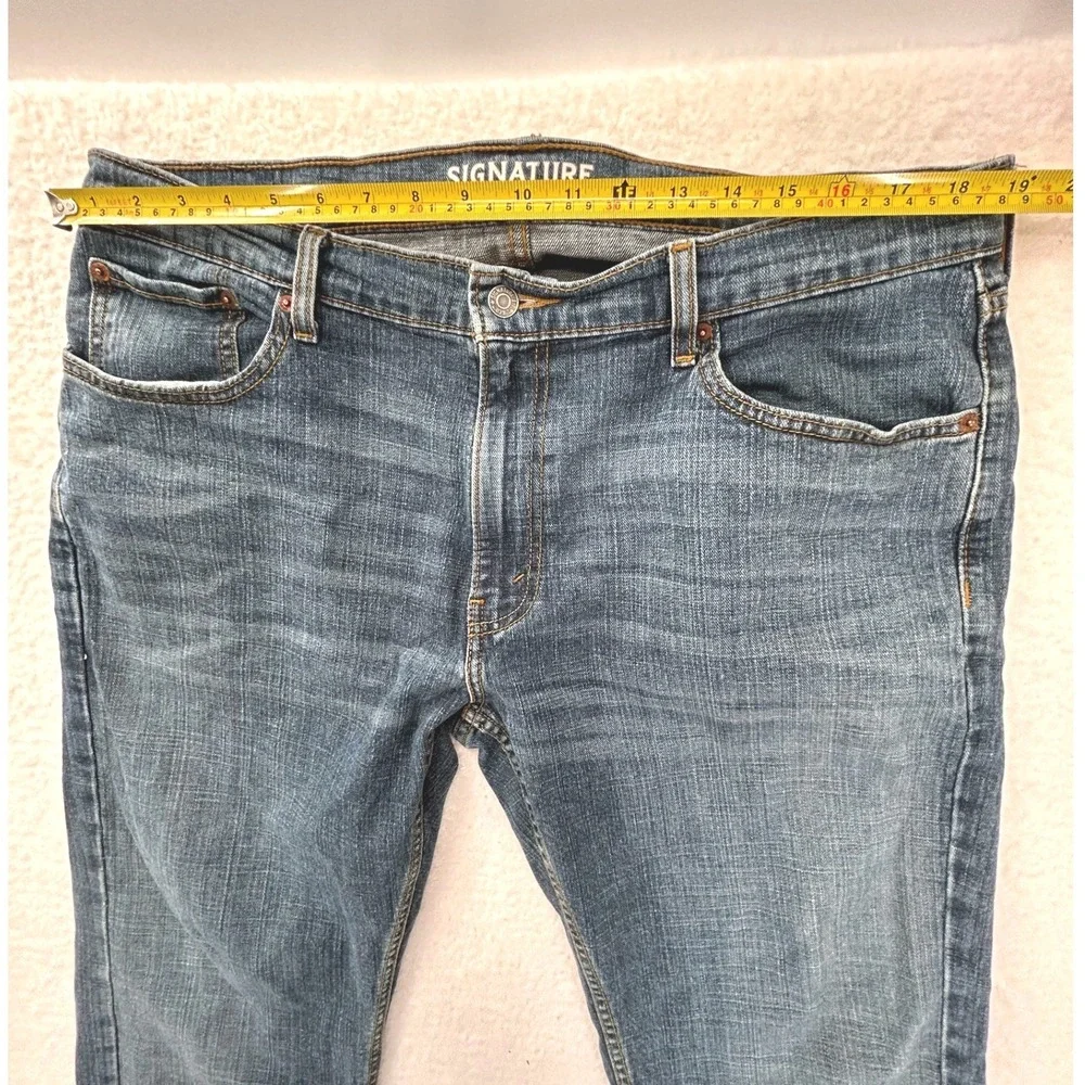 Signature by Levi Strauss S61 Relaxed Fit Mens Jeans 36x30 Medium Wash Blue